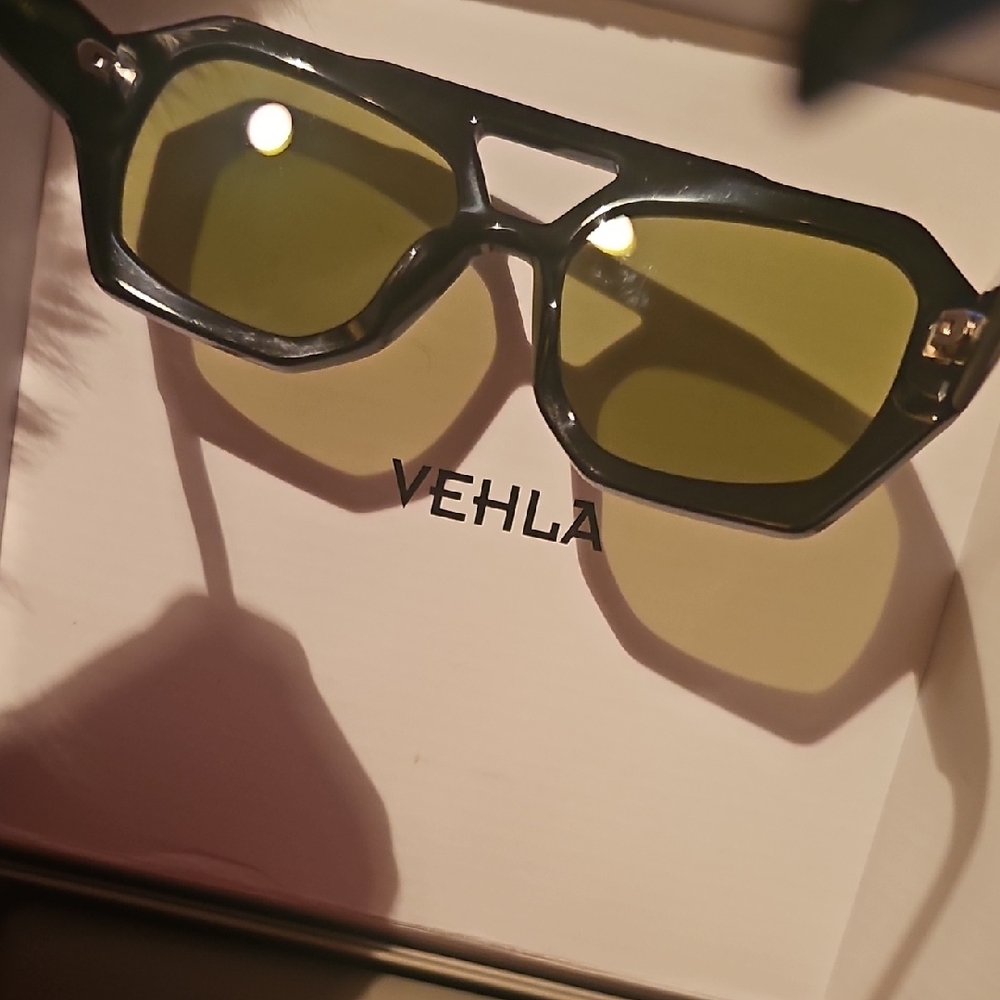 UNISEX Vehla Dark Frame RIVER Black/Khaki Sunglasses - Picture 10 of 13